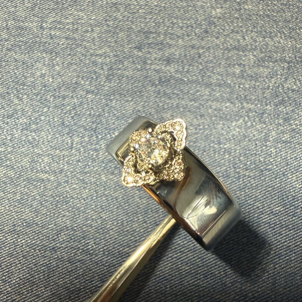 Customize your oura ring by adding a "gem" /rhinestone/nail art